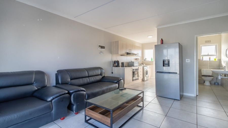 2 Bedroom Property for Sale in Cravenby Western Cape